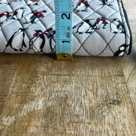 Vera Bradley women’s penguin wallet - Picture 9 of 9